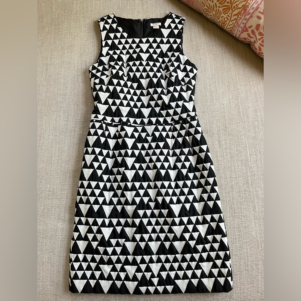 J. Crew Women’s Factory Dress in Black/White Geometric Triangle Pattern. Size 2.